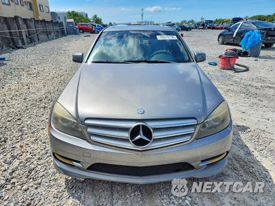 Piąte zdjęcie samochodu w środku: 2011 MERCEDES-BENZ C 300 VIN:WDDGF5EB3BR152217 - miniatura