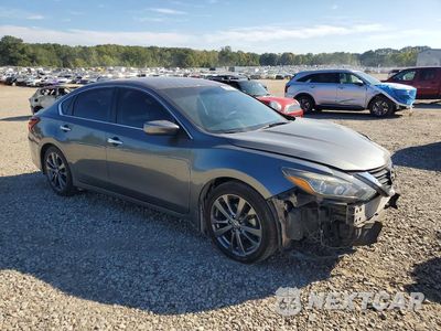 Czwarte zdjęcie samochodu z boku: 2018 NISSAN ALTIMA 2.5 SR VIN:1N4AL3APXJC295798 - miniatura