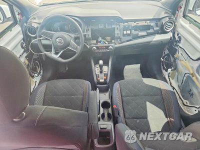 Zdjęcie 8 z 13 samochodu: 2018 NISSAN KICKS SV VIN:3N1CP5CU2JL508708 - miniatura