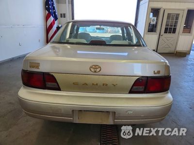 Zdjęcie 6 z 12 samochodu: 1996 TOYOTA CAMRY LE VIN:JT2BG12K7T0362669 - miniatura