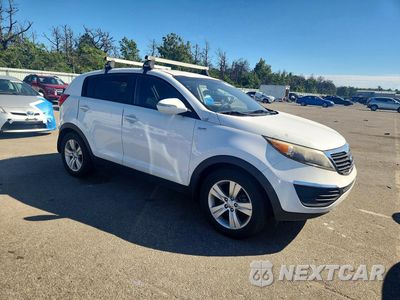 Czwarte zdjęcie samochodu z boku: 2014 KIA SPORTAGE LX VIN:KNDPBCA26C7307789 - miniatura