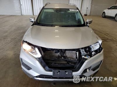 Piąte zdjęcie samochodu w środku: 2019 NISSAN ROGUE SV VIN:KNMAT2MV2KP537394 - miniatura