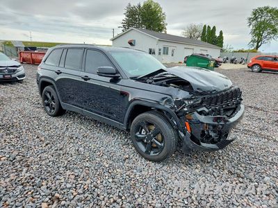 Czwarte zdjęcie samochodu z boku: 2025 JEEP GRAND CHEROKEE LAREDO VIN:1C4RJHAG0SC301688 - miniatura