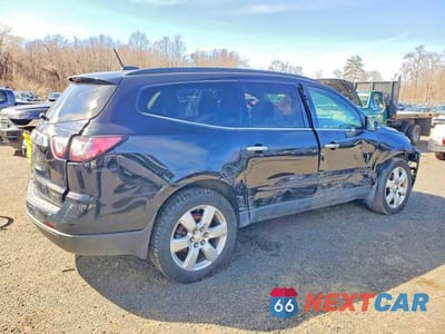 Trzecie zdjęcie samochodu z tyłu: 2017 CHEVROLET TRAVERSE LT VIN:1GNKVGKD2HJ295991 - miniatura