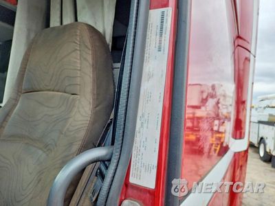 Zdjęcie 12 z 13 samochodu: 2009 VOLVO VNL SEMI TRUCK VIN:4V4NC9TH19N271219 - miniatura