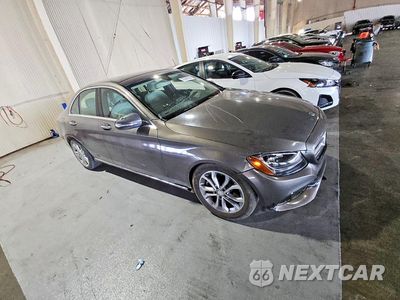 Czwarte zdjęcie samochodu z boku: 2015 MERCEDES-BENZ C 300 VIN:55SWF4JB5FU083871 - miniatura