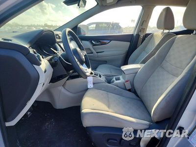 Zdjęcie 7 z 13 samochodu: 2019 NISSAN ROGUE SPORT SV VIN:JN1BJ1CP7KW242159 - miniatura