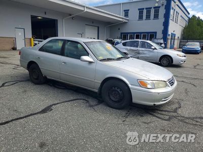 Czwarte zdjęcie samochodu z boku: 2001 TOYOTA CAMRY LE VIN:4T1BG22K91U800011 - miniatura