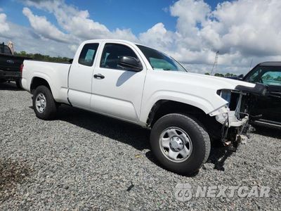 Czwarte zdjęcie samochodu z boku: 2018 TOYOTA TACOMA SR VIN:5TFRX5GN4JX103853 - miniatura