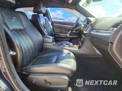 Zdjęcie 7 z 12 samochodu: 2019 CHRYSLER 300 S VIN:2C3CCABG3KH515503 - miniatura