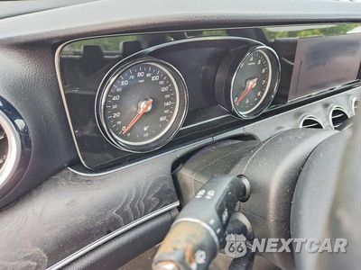 Zdjęcie 9 z 12 samochodu: 2017 MERCEDES-BENZ E 300 4MATIC VIN:WDDZF4KB9HA023686 - miniatura