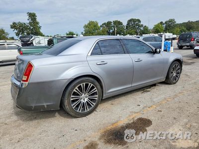 Trzecie zdjęcie samochodu z tyłu: 2013 CHRYSLER 300 S VIN:2C3CCABG6DH585547 - miniatura