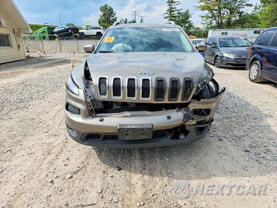 Piąte zdjęcie samochodu w środku: 2017 JEEP CHEROKEE LATITUDE VIN:1C4PJMCS2HW600639 - miniatura