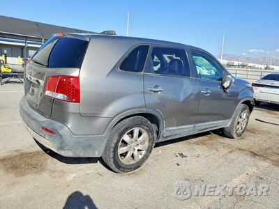 Trzecie zdjęcie samochodu z tyłu: 2011 KIA SORENTO LX VIN:5XYKT3A18BG041854 - miniatura