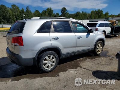 Trzecie zdjęcie samochodu z tyłu: 2011 KIA SORENTO LX VIN:5XYKT3A11BG121979 - miniatura
