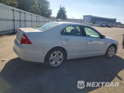 Trzecie zdjęcie samochodu z tyłu: 2011 FORD FUSION SE VIN:3FAHP0HA1BR207629 - miniatura