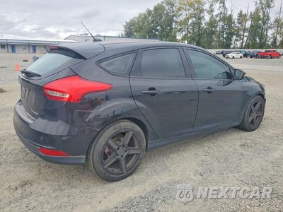 Trzecie zdjęcie samochodu z tyłu: 2015 FORD FOCUS SE VIN:1FADP3K29FL364198 - miniatura