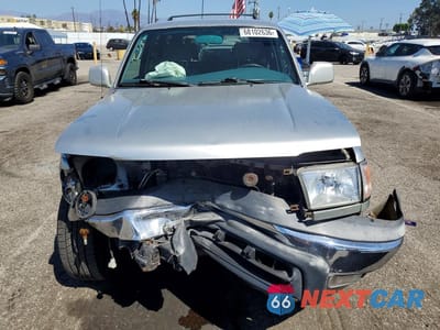 Piąte zdjęcie samochodu w środku: 2000 TOYOTA 4RUNNER SR5 VIN:JT3GN86RXY0147527 - miniatura