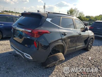 Trzecie zdjęcie samochodu z tyłu: 2021 KIA SELTOS EX VIN:KNDERCAA9M7106223 - miniatura