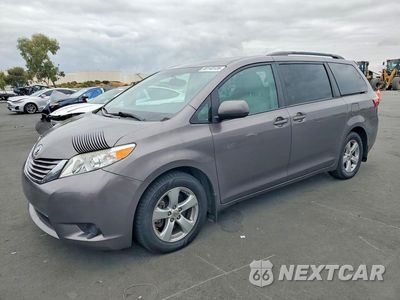 2017 TOYOTA SIENNA LE 5TDKZ3DC2HS776790 - główne zdjęcie licytacji z USA - miniatura