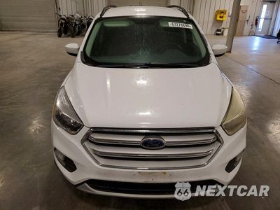 Piąte zdjęcie samochodu w środku: 2018 FORD ESCAPE SE VIN:1FMCU9GD2JUC34449 - miniatura