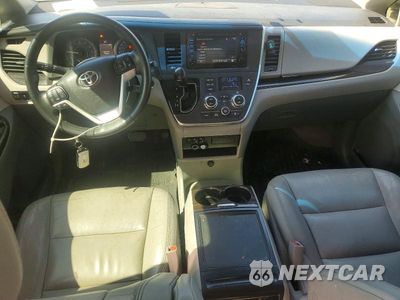 Zdjęcie 8 z 13 samochodu: 2017 TOYOTA SIENNA XLE 8-PASSENGER VIN:5TDYZ3DC8HS831575 - miniatura