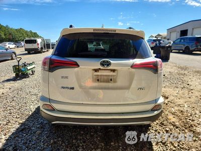 Zdjęcie 6 z 13 samochodu: 2017 TOYOTA RAV4 XLE VIN:JTMWFREV6HJ113863 - miniatura