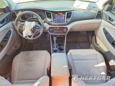Zdjęcie 8 z 13 samochodu: 2016 HYUNDAI TUCSON SE VIN:KM8J33A41GU230417 - miniatura