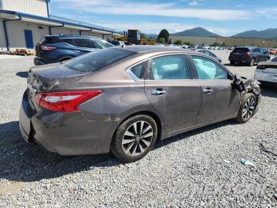 Trzecie zdjęcie samochodu z tyłu: 2017 NISSAN ALTIMA 2.5 SV VIN:1N4AL3AP6HC112195 - miniatura