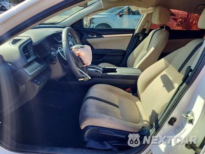 Zdjęcie 7 z 12 samochodu: 2018 HONDA CIVIC LX VIN:2HGFC2F53JH555880 - miniatura