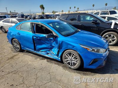 Czwarte zdjęcie samochodu z boku: 2023 KIA FORTE GT LINE VIN:3KPF54AD3PE522739 - miniatura