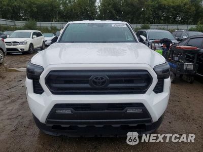 Piąte zdjęcie samochodu w środku: 2024 TOYOTA TACOMA SR5 VIN:3TMLB5JN3RM022468 - miniatura
