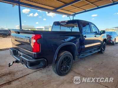 Trzecie zdjęcie samochodu z tyłu: 2022 CHEV SILVERADO VIN:1GCUDEET1NZ602561 - miniatura
