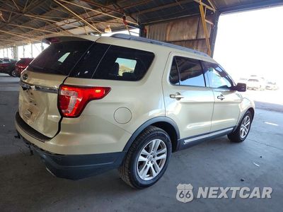 Trzecie zdjęcie samochodu z tyłu: 2018 FORD EXPLORER XLT VIN:1FM5K7D84JGA19549 - miniatura
