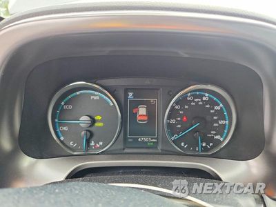 Zdjęcie 9 z 12 samochodu: 2018 TOYOTA RAV4 HV SE VIN:JTMJJREV7JD192456 - miniatura