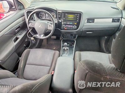 Zdjęcie 8 z 13 samochodu: 2017 MITSUBISHI OUTLANDER SE VIN:JA4AZ3A38HZ030739 - miniatura