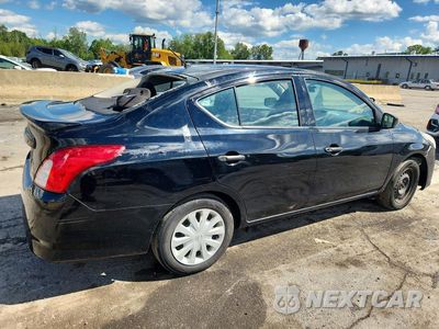 Trzecie zdjęcie samochodu z tyłu: 2019 NISSAN VERSA S PLUS VIN:3N1CN7AP3KL823338 - miniatura