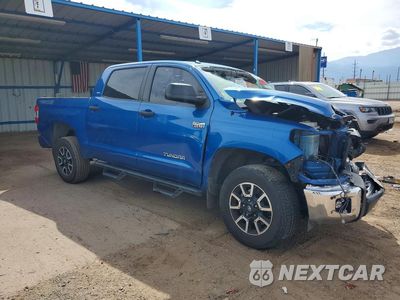 Czwarte zdjęcie samochodu z boku: 2018 TOYOTA TUNDRA CREWMAX SR5 VIN:5TFDY5F16JX712562 - miniatura