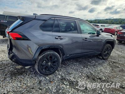 Trzecie zdjęcie samochodu z tyłu: 2024 TOYOTA RAV4 SE VIN:2T3T6RFVXRW064252 - miniatura