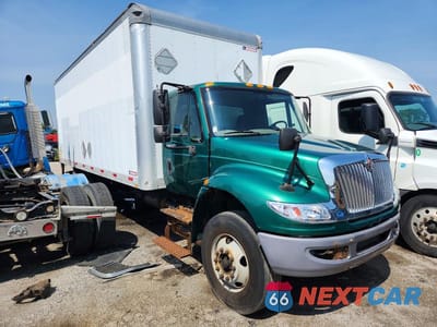 Czwarte zdjęcie samochodu z boku: 2015 INTERNATIONAL 4300 BOX TRUCK VIN:3HAMMMMN5FL068286 - miniatura