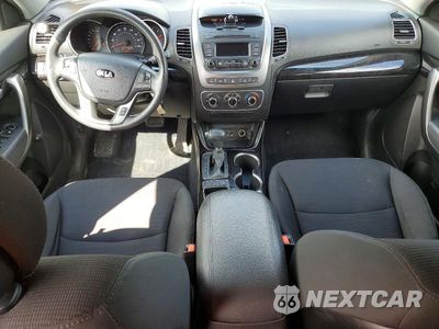 Zdjęcie 8 z 13 samochodu: 2015 KIA SORENTO LX VIN:5XYKT4A73FG640516 - miniatura
