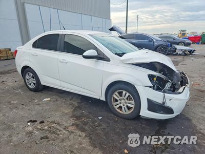 Czwarte zdjęcie samochodu z boku: 2014 CHEVROLET SONIC LT VIN:1G1JC5SH8E4241020 - miniatura