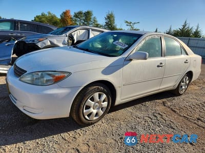2002 TOYOTA CAMRY LE 4T1BE32K62U050497 - główne zdjęcie licytacji z USA - miniatura