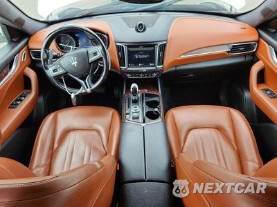 Zdjęcie 8 z 13 samochodu: 2018 MASERATI LEVANTE VIN:ZN661XUA1JX274222 - miniatura