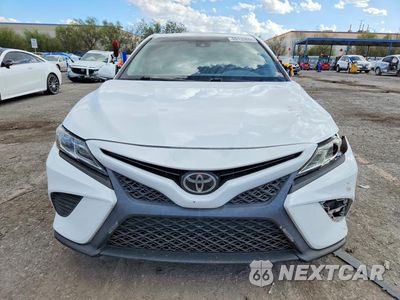 Piąte zdjęcie samochodu w środku: 2018 TOYOTA CAMRY SE VIN:4T1B11HKXJU631572 - miniatura
