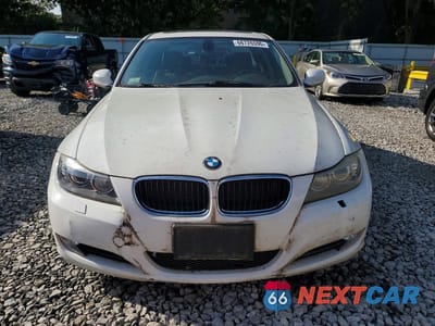 Piąte zdjęcie samochodu w środku: 2011 BMW 328 XI SULEV VIN:WBAPK5G57BNN78980 - miniatura