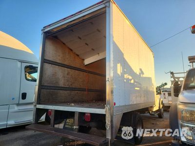 Trzecie zdjęcie samochodu z tyłu: 2017 FORD F450 SUPER DUTY BOX TRUCK VIN:1FDUF4GT7HDA06742 - miniatura