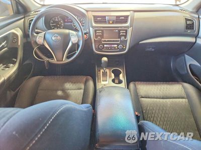 Zdjęcie 8 z 12 samochodu: 2017 NISSAN ALTIMA 2.5 SV VIN:1N4AL3AP0HC253960 - miniatura