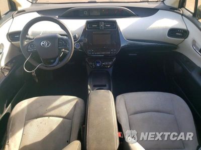 Zdjęcie 8 z 12 samochodu: 2019 TOYOTA PRIUS LE AWD-E VIN:JTDL9RFU2K3009396 - miniatura