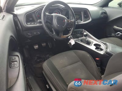 Zdjęcie 8 z 12 samochodu: 2016 DODGE CHALLENGER R/T SCAT PACK VIN:2C3CDZFJ2GH290841 - miniatura